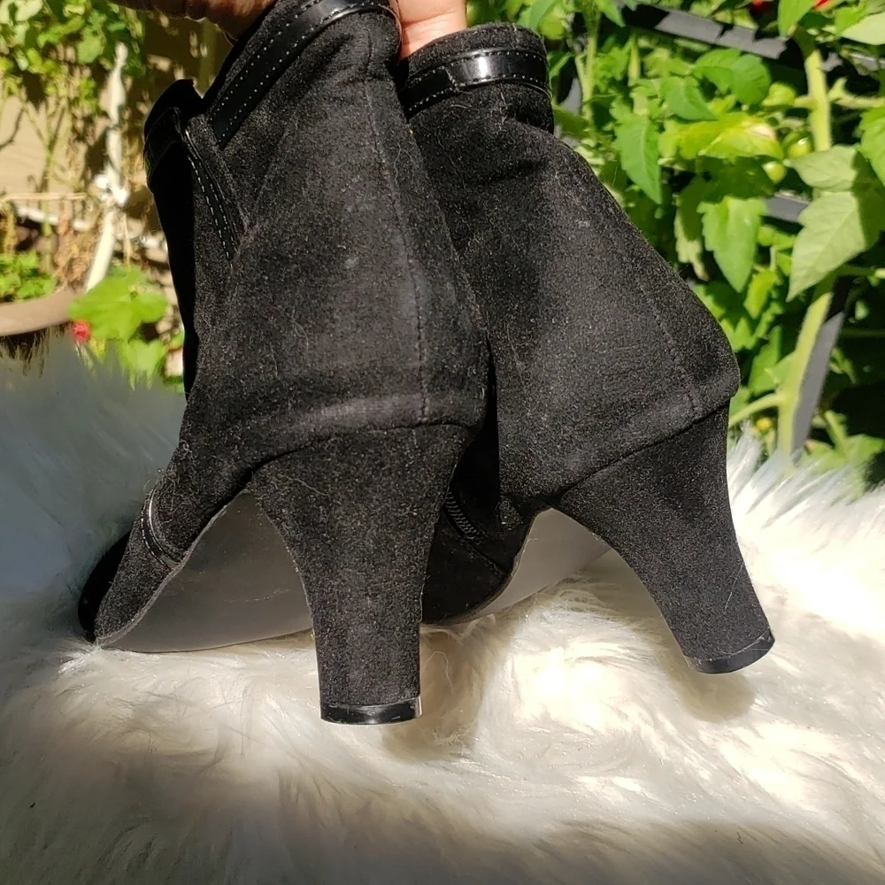 Annie's shoes Black zip ankle boots heeled 8